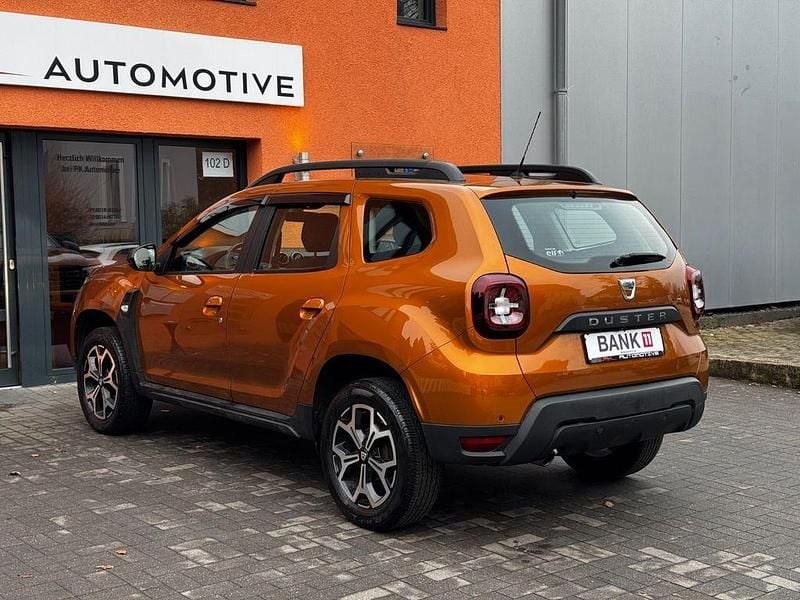 Gebraucht Dacia Duster Comfort 114 PS (83 kW) 2018 Orange SUV