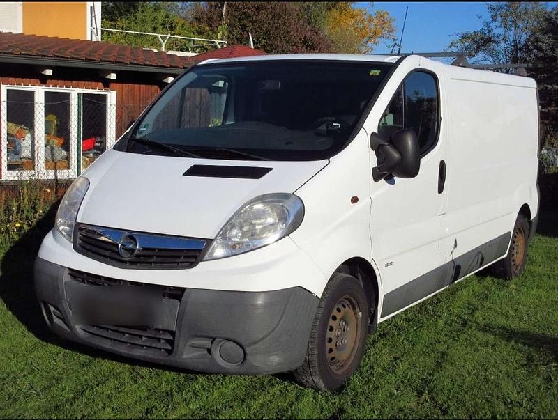 Używany Opel Vivaro 116 KM (85 kW) 2014 Biały Minivan