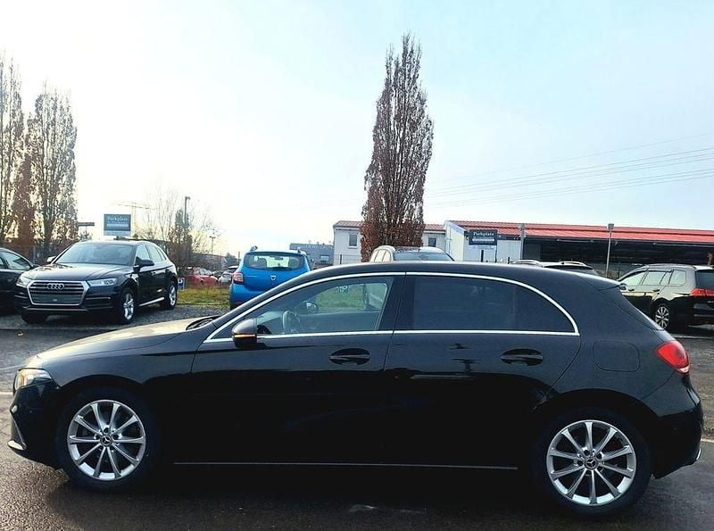Schwarz Gebraucht 2019 Mercedes A200 Limousine | 15.300 € (Guter Preis) - Bild 1/4