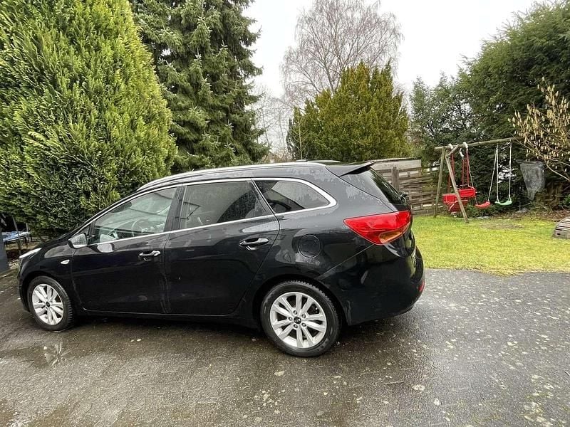 Gebraucht Kia Ceed DREAM-TEAM Edition 136 PS (100 kW) 2016 Kleinwagen