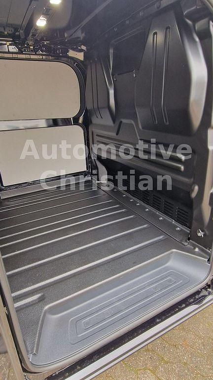 Neu Ford Transit Custom Trend 136 PS (100 kW) 2025 Schwarz Van / Kleinbus