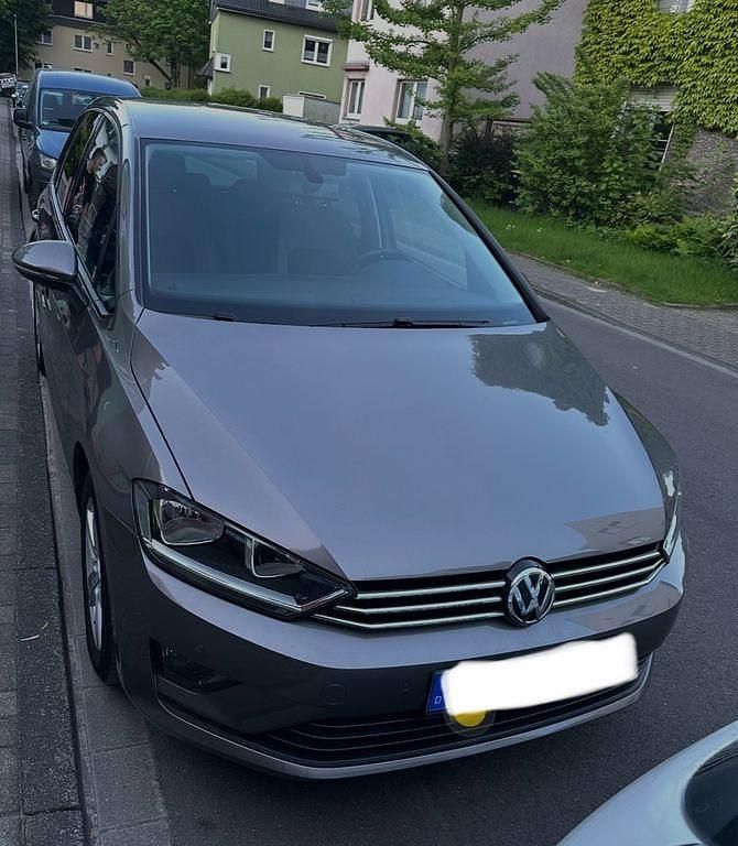 Grau Gebraucht 2015 VW Golf Sportsvan Comfortline Van / Kleinbus | 12.800 € (Fairer Preis) - Bild 1/4