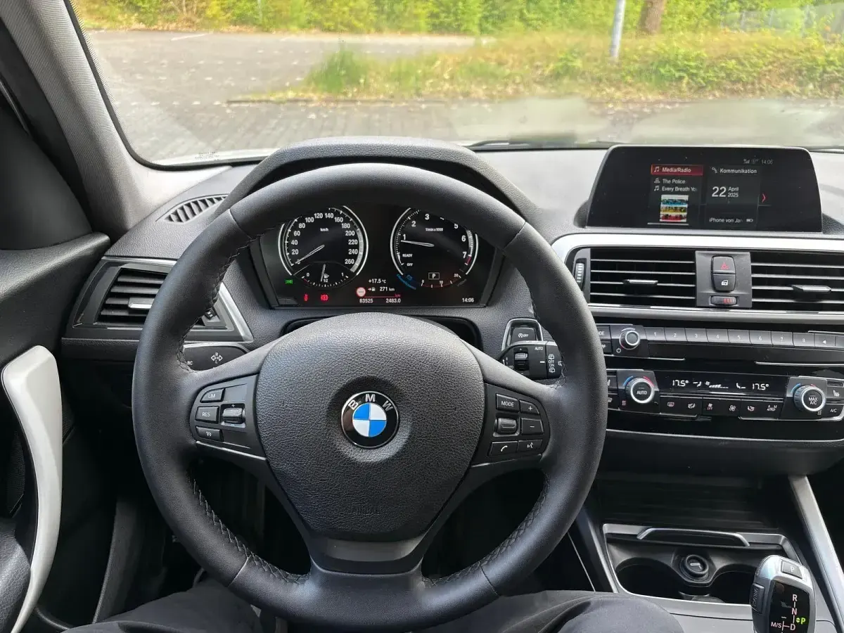 Używany BMW 120 Advantage 184 KM (135 kW) 2018 Biały Hatchback