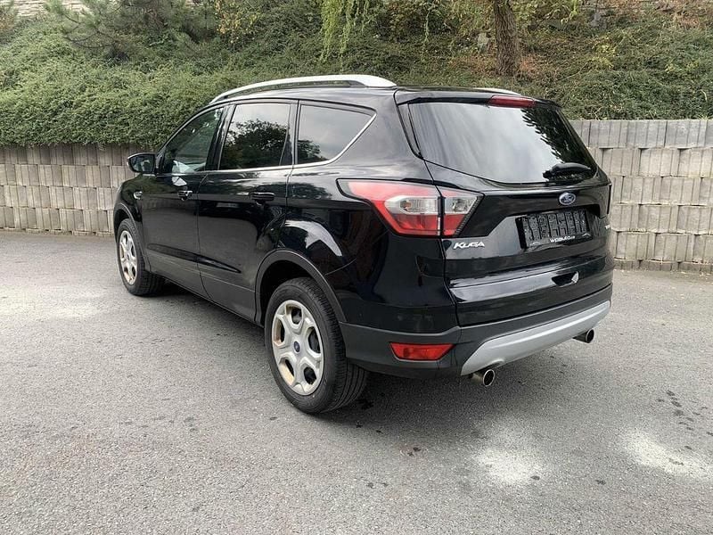 Gebraucht Ford Kuga 120 PS (88 kW) 2017 Schwarz SUV