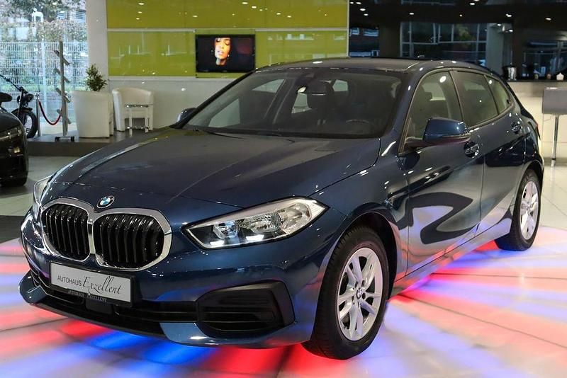 Blau Gebraucht 2021 BMW 116 Comfort Edition Kleinwagen | 16.850 € (Etwas zu teuer) - Bild 1/4