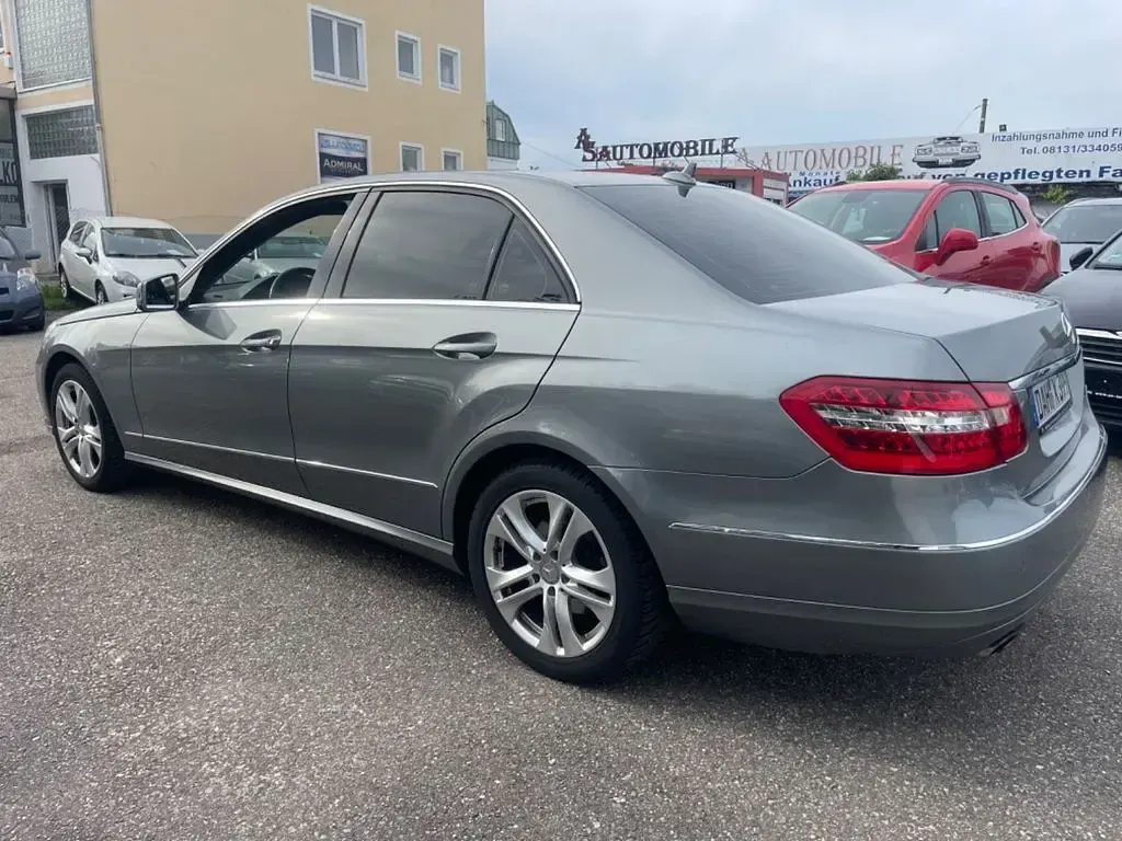 Gebraucht Mercedes E350 Avantgarde 272 PS (200 kW) 2011 Grau Limousine