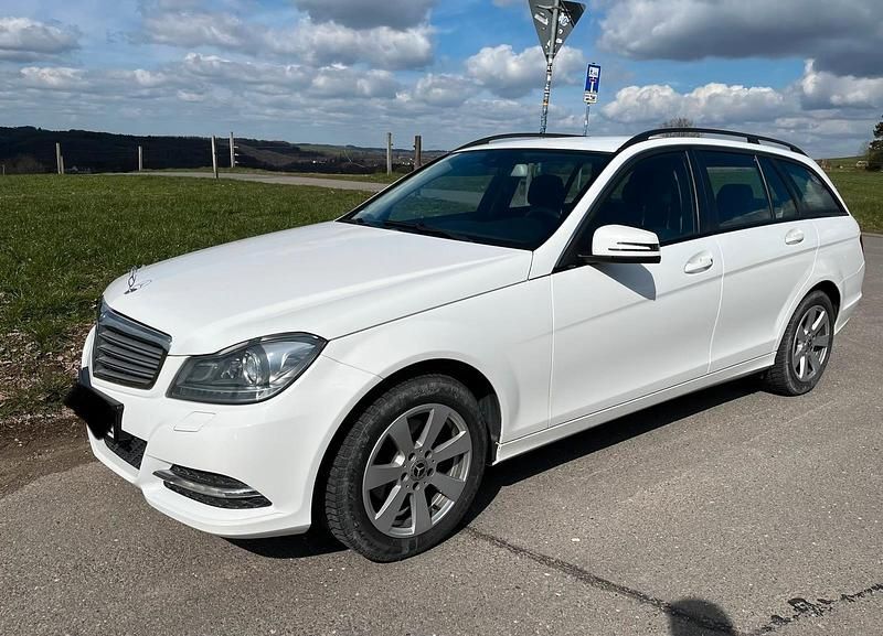 Gebraucht Mercedes C180 156 PS (114 kW) 2012 Weiß Kombi