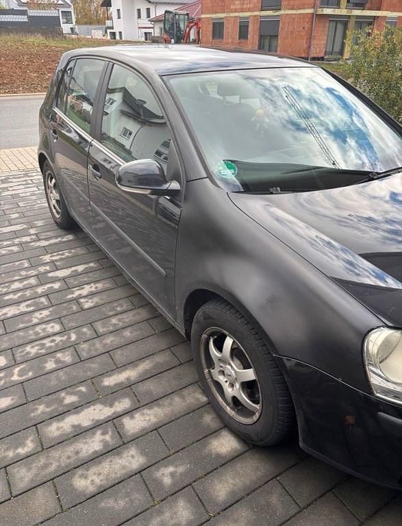 Gebraucht VW Golf Comfortline 102 PS (75 kW) 2005 Blau Limousine