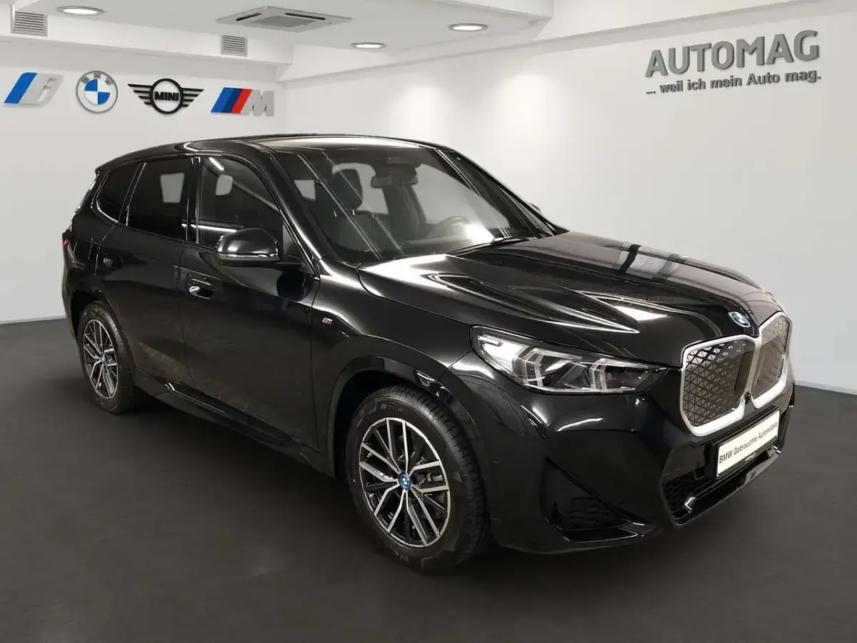 Gebraucht BMW iX1 M Sport 230 kW (313 PS) 2025 Schwarz SUV