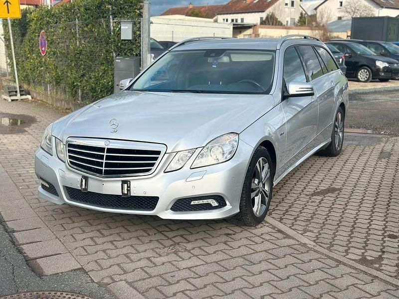 Gebraucht Mercedes E220 170 PS (125 kW) 2010 Silber Limousine