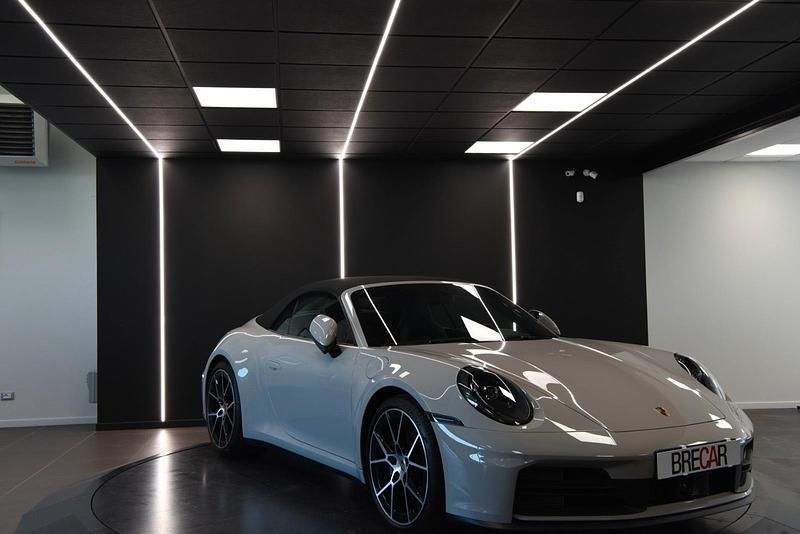 Gebraucht Porsche 911 394 PS (289 kW) 2024 Weiß Cabrio