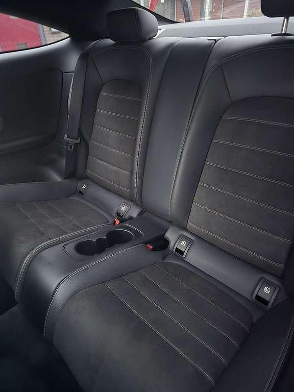 Gebraucht Mercedes 220 AMG line 194 PS (142 kW) 2019 Rot Coupé