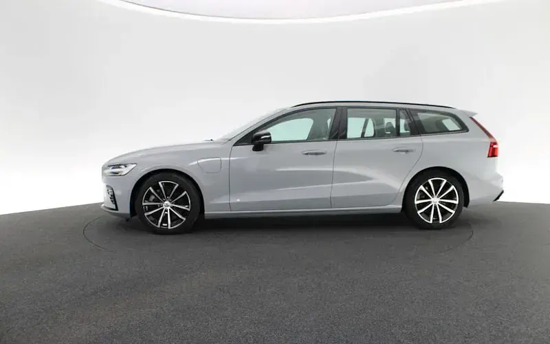 Gebraucht Volvo V60 Plus 336 PS (247 kW) 2024 Grau Kombi