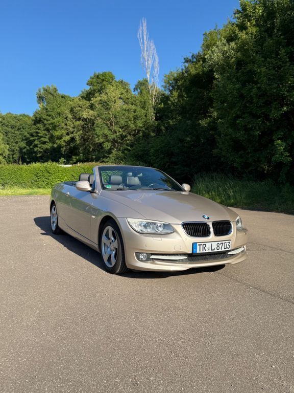 Andere außenfarben Gebraucht 2013 BMW 320 Cabriolet Cabrio | 14.600 € (Fairer Preis) - Bild 1/4
