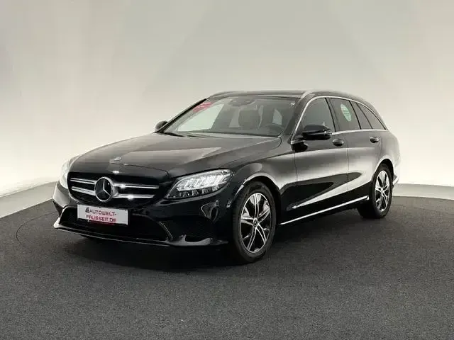 Gebraucht Mercedes C300 Avantgarde 258 PS (189 kW) 2020 Schwarz Limousine