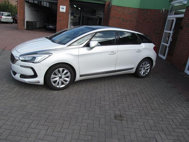 Gebraucht DS Automobiles DS5 179 PS (131 kW) 2015 Weiß Kleinwagen