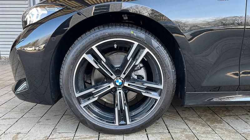 Neu BMW 320 Efficient Dynamics 190 PS (139 kW) 2026 Saphirschwarz metallic Limousine