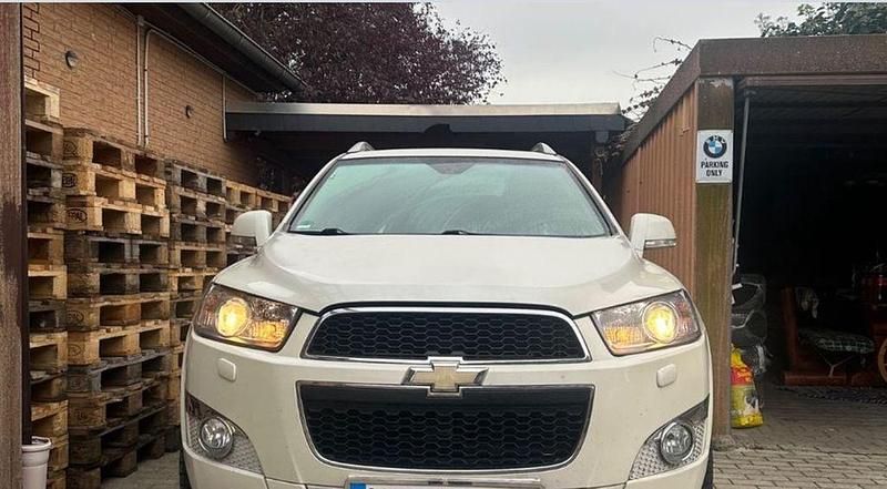 Weiß Gebraucht 2011 Chevrolet Captiva LT SUV | 6.900 € (Fairer Preis) - Bild 1/4
