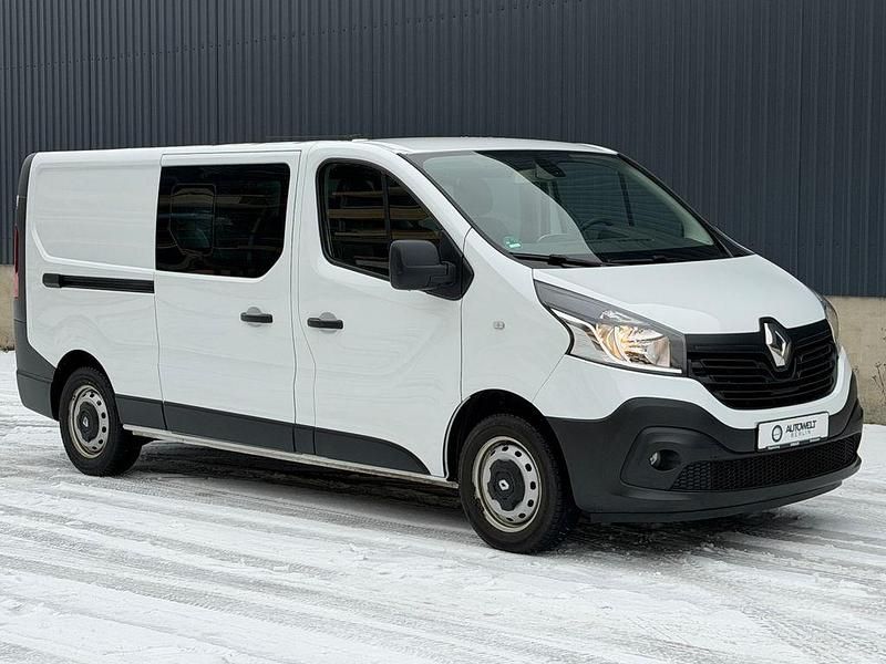 Gebraucht Renault Trafic Komfort 145 PS (106 kW) 2017 Weiß Van / Kleinbus