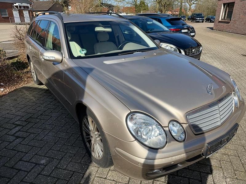 Gebraucht Mercedes E220 150 PS (110 kW) 2004 Beige Kombi