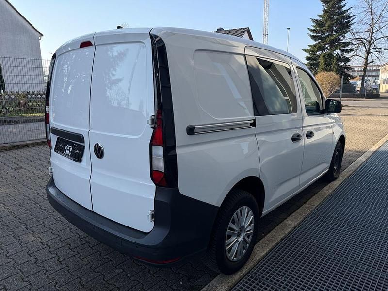 Gebraucht VW Caddy Basis 102 PS (75 kW) 2023 Weiß Van / Kleinbus