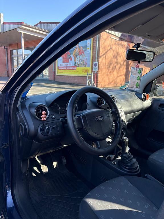 Gebraucht Ford Fiesta 69 PS (50 kW) 2005 Blau Kleinwagen