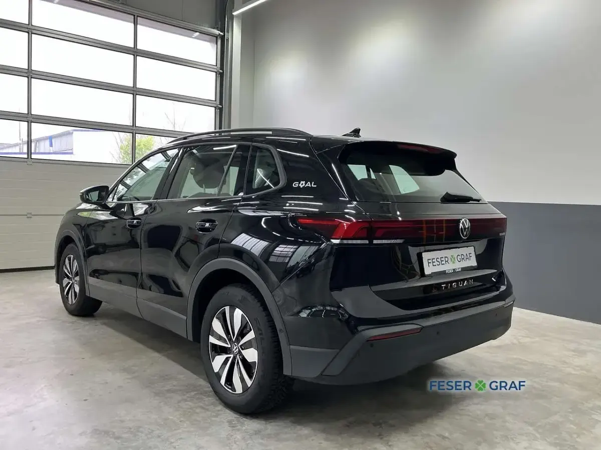 Gebraucht VW Tiguan Goal 150 PS (110 kW) 2025 Grenadillschwarz metallic SUV