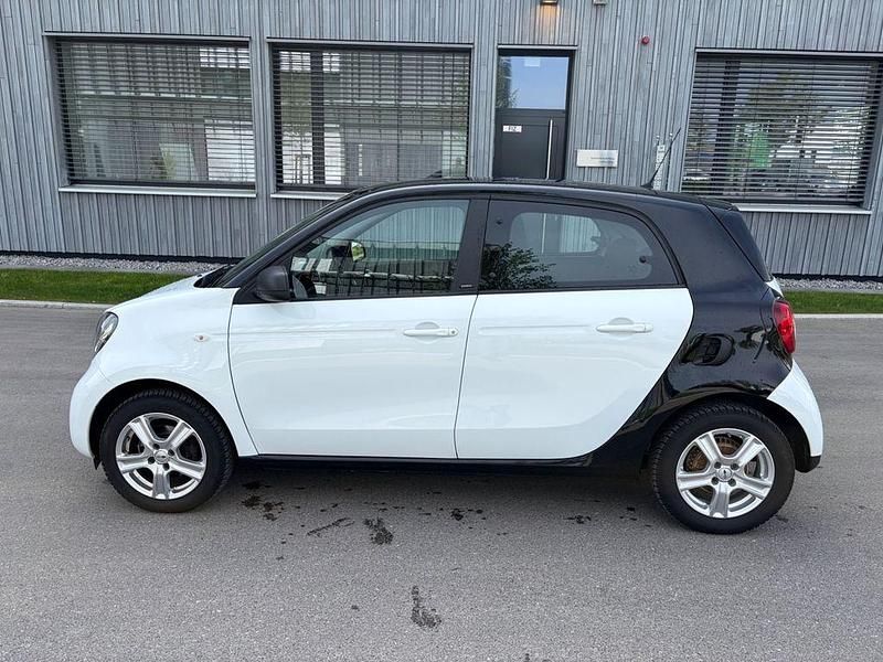 Second-hand Smart ForFour Basis 90 CP (66 kW) 2019 Negru Hatchback