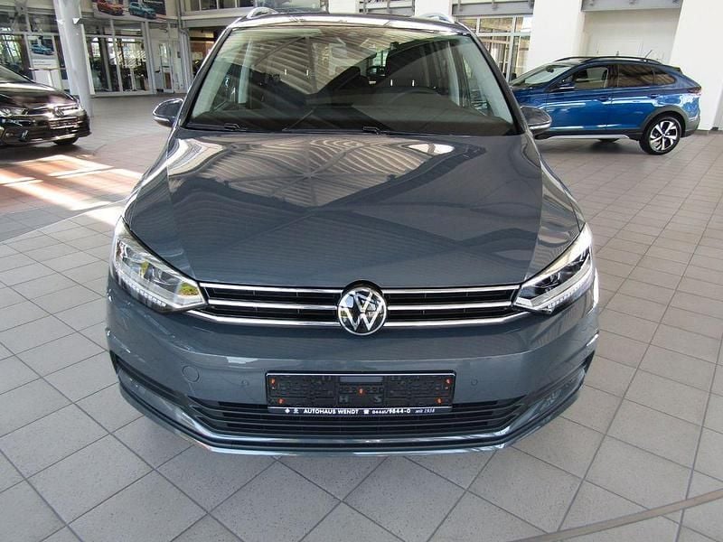 Gebraucht VW Touran Comfortline 150 PS (110 kW) 2024 Grau Van / Kleinbus