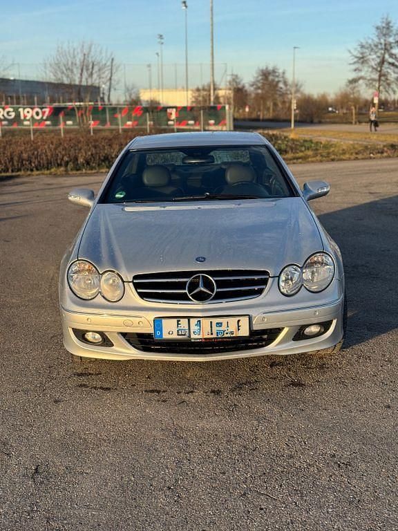 Silber Gebraucht 2007 Mercedes CLK200 Avantgarde Coupé | 8.000 € (Fairer Preis) - Bild 1/4