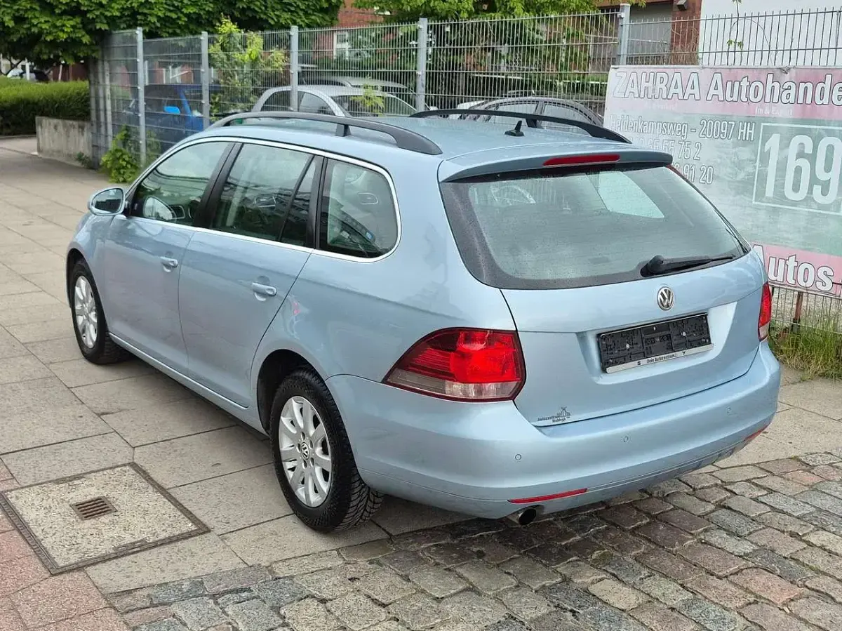 Gebraucht VW Golf VI Comfortline 105 PS (77 kW) 2010 Heaven blue metallic Kleinwagen