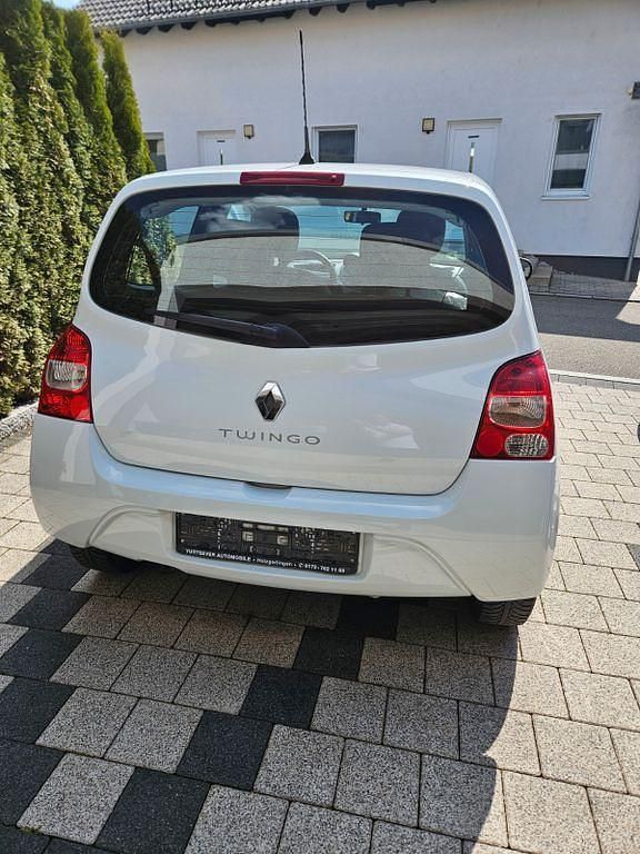 Używany Renault Twingo Dynamique 75 KM (55 kW) 2011 Biały Hatchback