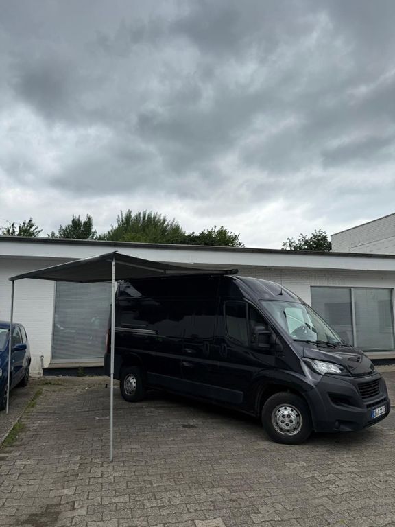 Schwarz Gebraucht 2019 Peugeot Boxer Avantage Van | 18.989 € (Teuer) - Bild 1/4