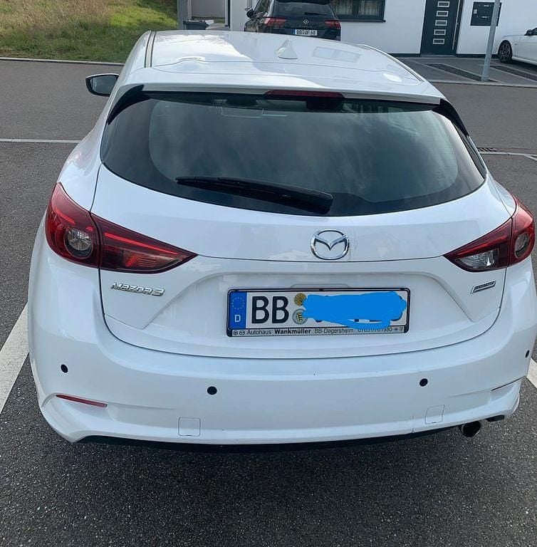 Gebraucht Mazda 3 Center-Line 105 PS (77 kW) 2017 Weiß Limousine