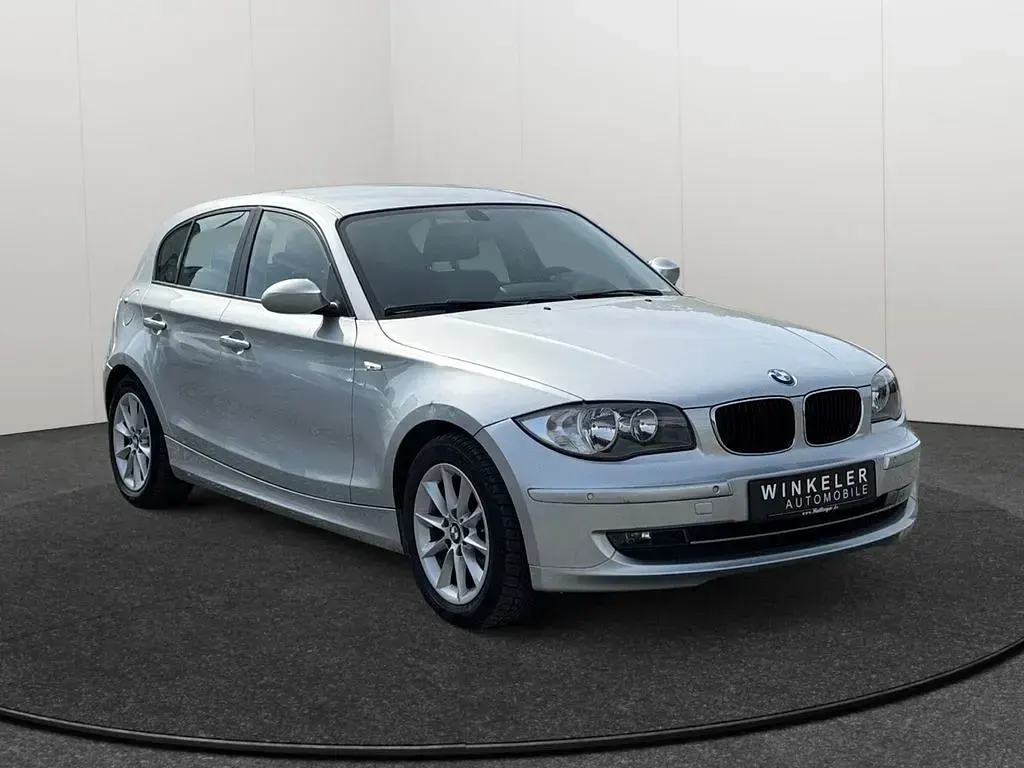 Käytetty BMW 116 Performance 122 HP (89 kW) 2009 Hopea Viistoperä