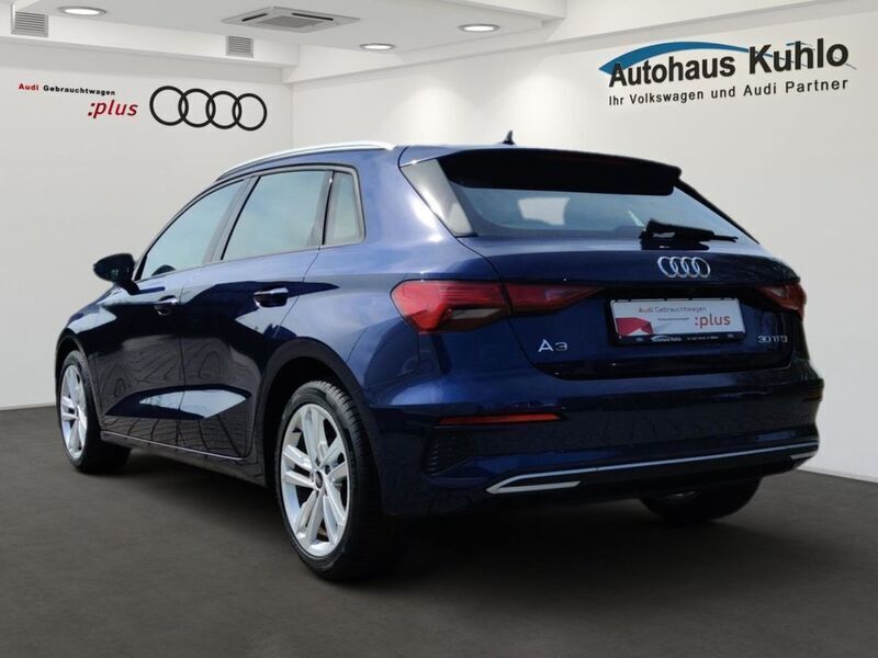 Gebraucht Audi A3 Sportback Advanced Plus 110 PS (80 kW) 2022 Blau Kleinwagen