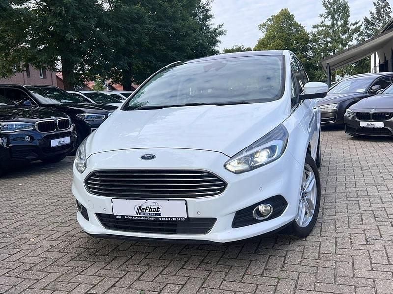 Weiß Gebraucht 2017 Ford S-MAX Titanium Van / Kleinbus | 8.500 € (Fairer Preis) - Bild 1/4