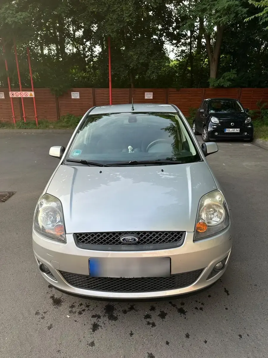 Gebraucht Ford Fiesta 80 PS (58 kW) 2007 Silber Kleinwagen