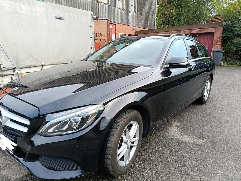 Gebraucht Mercedes C180 Edition 116 PS (85 kW) 2017 Schwarz Kombi