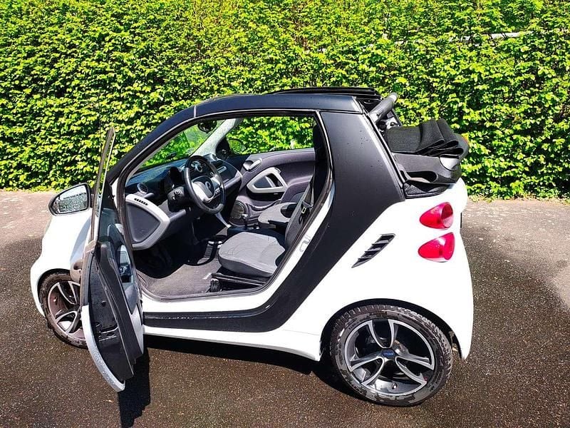Używany Smart ForTwo Cabrio Passion 71 KM (52 kW) 2012 Biały Kabriolet