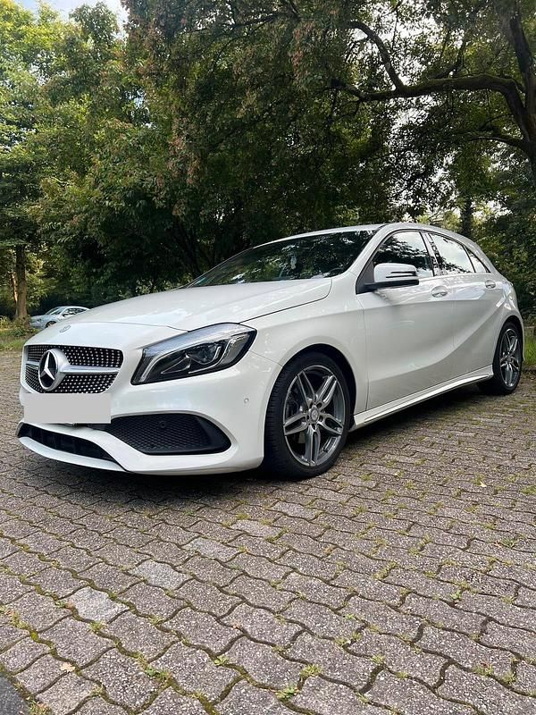 Gebraucht Mercedes A180 AMG 122 PS (89 kW) 2018 Limousine
