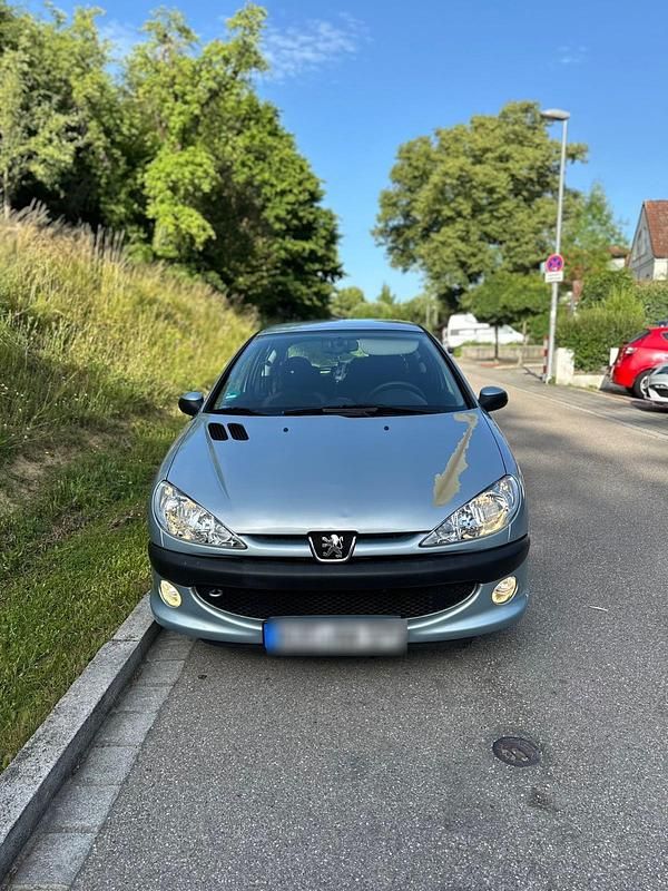 Grau Gebraucht 2006 Peugeot 206 Kombi | 1.700 € (Fairer Preis) - Bild 1/4