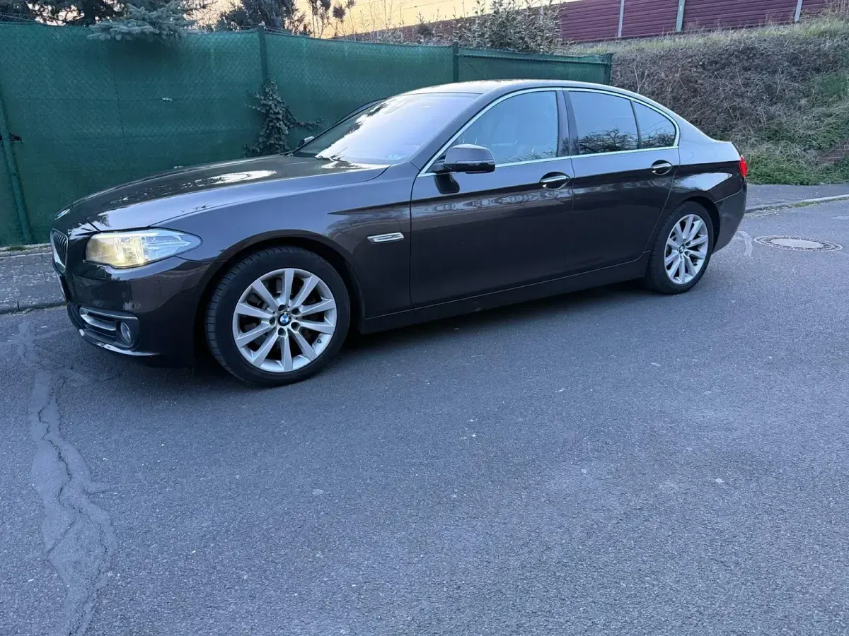 Gebraucht BMW 525 Luxury Line 218 PS (160 kW) 2014 Schwarz Limousine