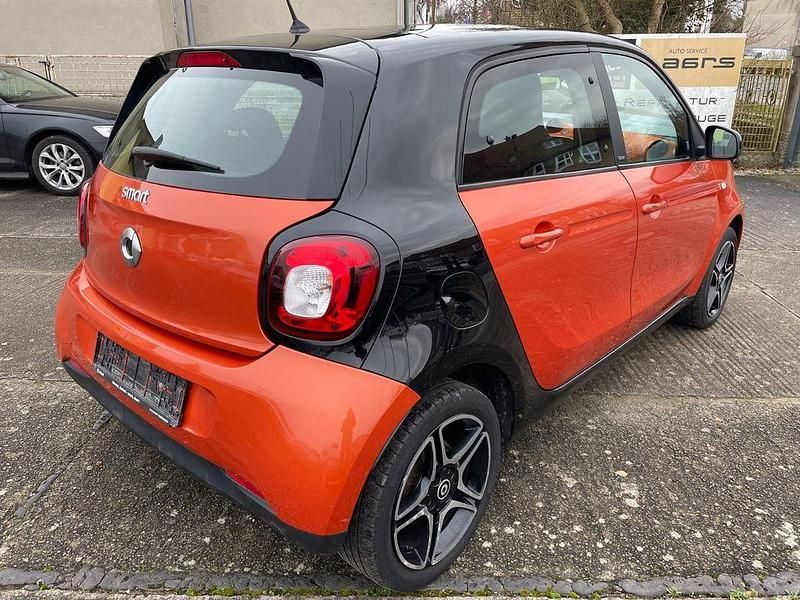 Gebraucht Smart ForFour Passion 71 PS (52 kW) 2015 Unbekannt (metallic) Kleinwagen