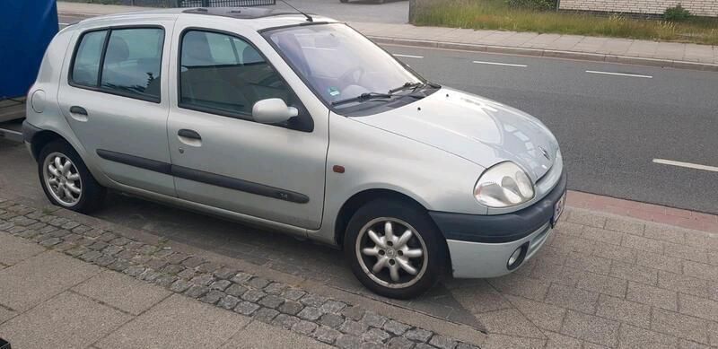 Grau Gebraucht 2001 Renault Clio II Kleinwagen | 520 € - Bild 1/4