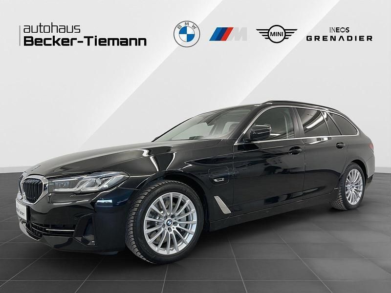 Saphirschwarz Gebraucht 2022 BMW 530e Sport Line Kombi | 33.899 € (Guter Preis) - Bild 1/4
