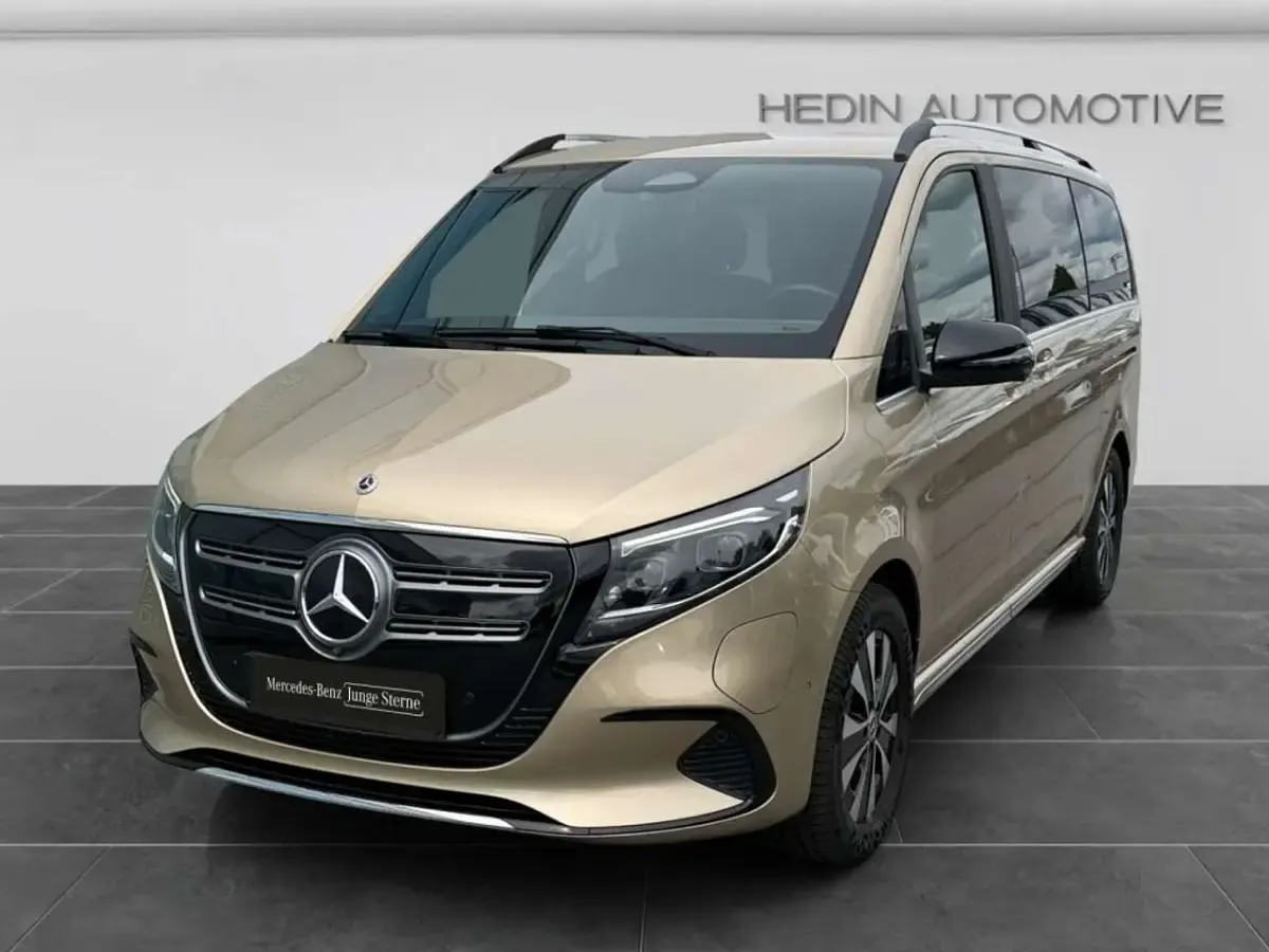Gebraucht Mercedes EQV300 Avantgarde 150 kW (204 PS) 2024 Gold Van / Kleinbus