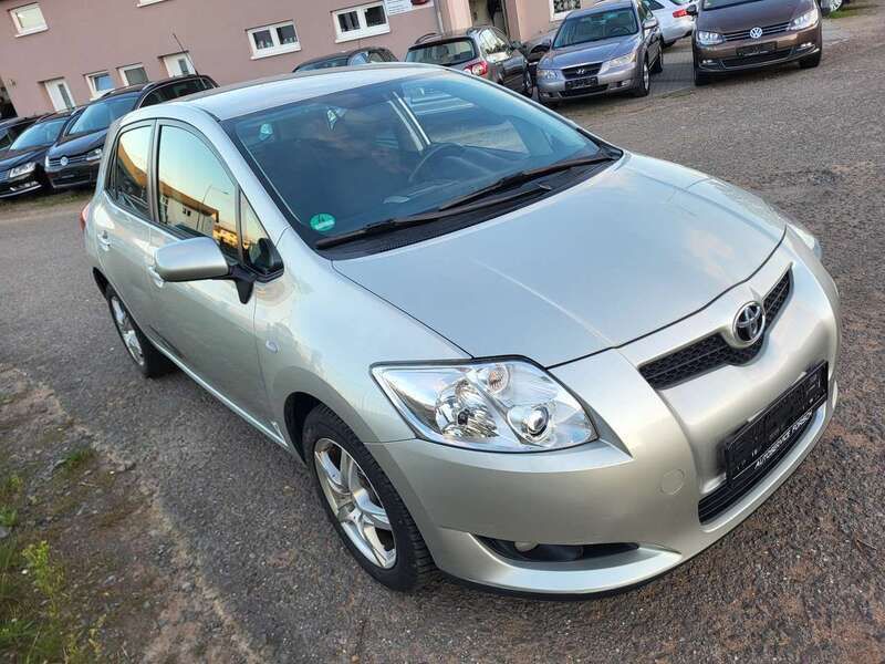 Silver metallic Gebraucht 2008 Toyota Auris Luna Kleinwagen | 5.500 € (Fairer Preis) - Bild 1/4
