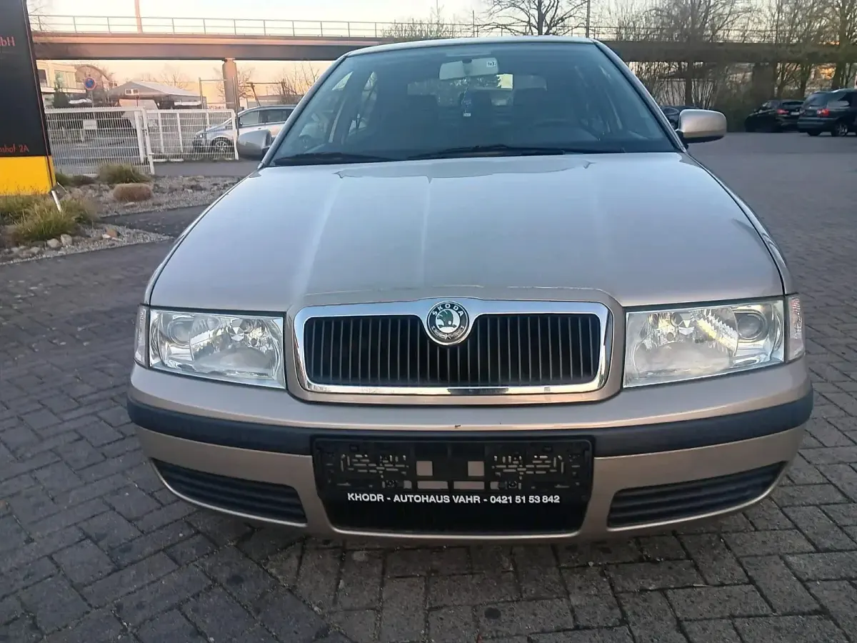 Gebraucht Skoda Octavia 101 PS (74 kW) 2004 Gelb Limousine
