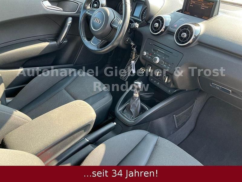 Gebraucht Audi A1 Ambition 86 PS (63 kW) 2011 Violett Kleinwagen